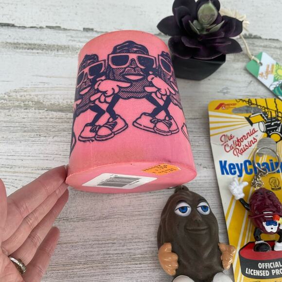 California Raisins Vintage Mixed Lot Keychains Cozi Bookmark Memorabilia - Picture 2 of 5